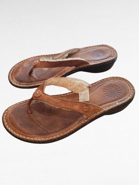 UGG Women's Hamoa Leather Sheepskin Lined Flip Flop Sandals Size 8